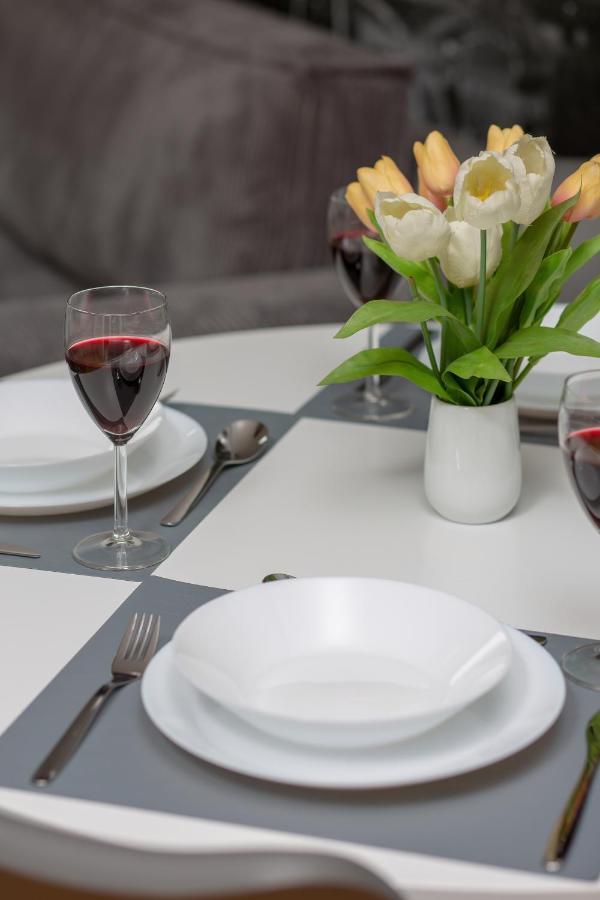 Apartments Warsaw Gieldowa 4 By Noclegi Renters Bagian luar foto